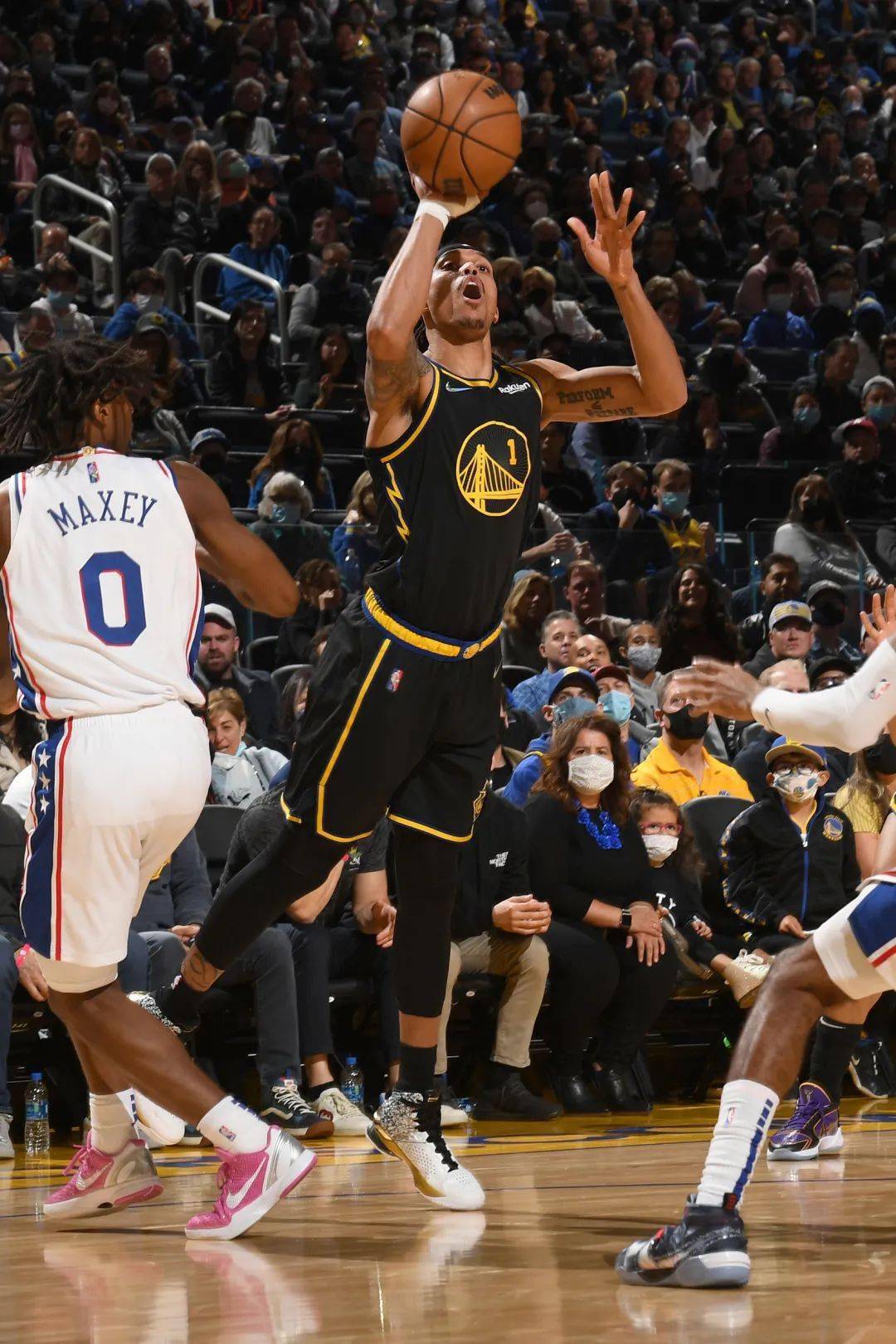 爱游戏官方网站赛前拜仁慕尼黑备战欧超杯辽宁本钢围绕NBA季后赛止住颓势，连对手都承认：风云突变费耶诺德转会期绝杀压哨的简单介绍